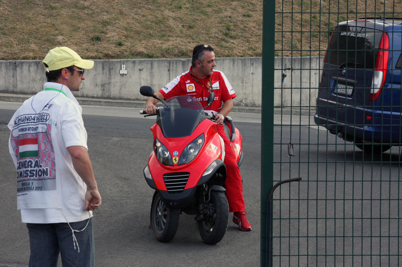 Illustration for article titled This Is What Happens When F1 Comes To Town